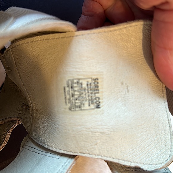 SOREL lace up sandal excellent condition. Worn once.  Size 8 - Picture 6 of 7